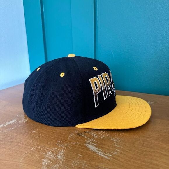 American Needle Men’s MLB Vintage Pittsburgh Pirates Fade Snapback Hat - Picture 4 of 16